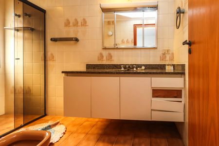 Apartamento à venda com 220m², 3 quartos e 3 vagasBanheiro da Suíte 1