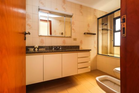 Apartamento à venda com 220m², 3 quartos e 3 vagasBanheiro da Suíte 2