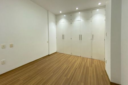 Apartamento para alugar com 213m², 2 quartos e 2 vagas Apartamento para alugar com 213m², 2 quartos e 2 vagasQuarto