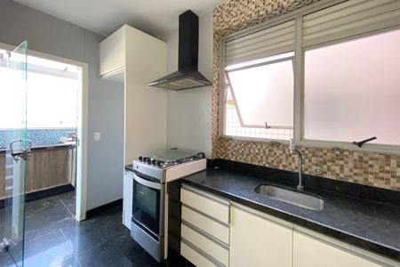 Apartamento para alugar com 213m², 2 quartos e 2 vagas Apartamento para alugar com 213m², 2 quartos e 2 vagasCozinha