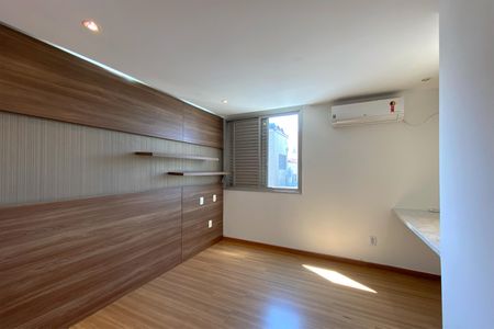 Apartamento para alugar com 213m², 2 quartos e 2 vagas Apartamento para alugar com 213m², 2 quartos e 2 vagasSuíte