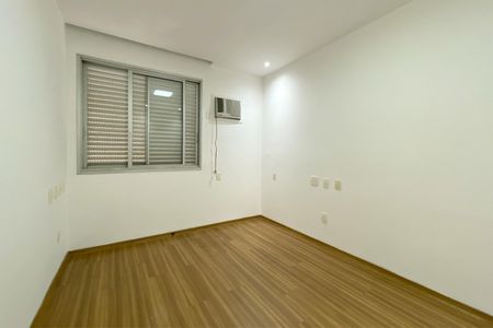 Apartamento para alugar com 213m², 2 quartos e 2 vagas Apartamento para alugar com 213m², 2 quartos e 2 vagasQuarto
