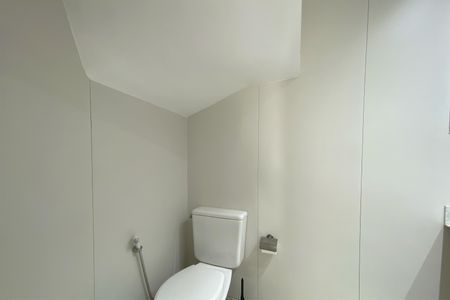 Apartamento para alugar com 213m², 2 quartos e 2 vagas Apartamento para alugar com 213m², 2 quartos e 2 vagasLavabo da Sala