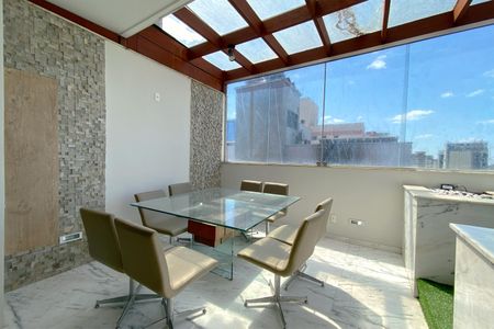 Apartamento para alugar com 213m², 2 quartos e 2 vagas Apartamento para alugar com 213m², 2 quartos e 2 vagasVaranda da Sala