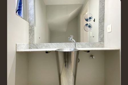 Apartamento para alugar com 213m², 2 quartos e 2 vagas Apartamento para alugar com 213m², 2 quartos e 2 vagasLavabo da Sala