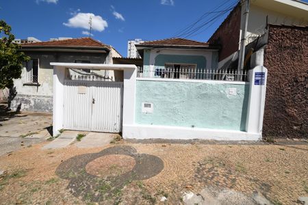 Casa para alugar com 170m², 3 quartos e 5 vagasFachada