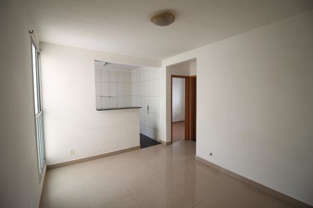 Sala de apartamento à venda com 2 quartos, 45m² em Califórnia, Contagem