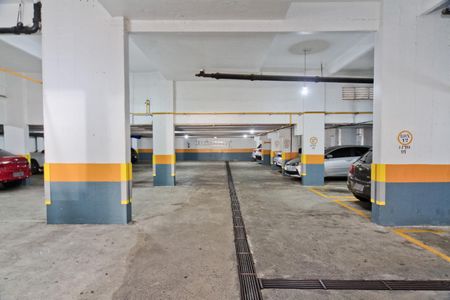 Apartamento à venda com 75m², 2 quartos e 1 vaga Apartamento à venda com 75m², 2 quartos e 1 vagaGaragem