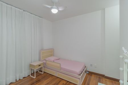 Apartamento à venda com 201m², 4 quartos e 3 vagas Apartamento à venda com 201m², 4 quartos e 3 vagasSuíte 3