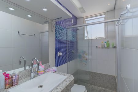 Apartamento à venda com 201m², 4 quartos e 3 vagas Apartamento à venda com 201m², 4 quartos e 3 vagasSuíte 3 Banheiro