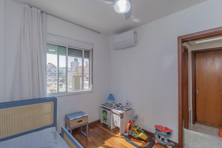 Apartamento à venda com 201m², 4 quartos e 3 vagas Apartamento à venda com 201m², 4 quartos e 3 vagasQuarto