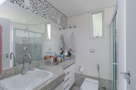 Apartamento à venda com 201m², 4 quartos e 3 vagas Apartamento à venda com 201m², 4 quartos e 3 vagasSuíte 1 Banheiro