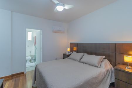 Apartamento à venda com 201m², 4 quartos e 3 vagas Apartamento à venda com 201m², 4 quartos e 3 vagasSuíte 1