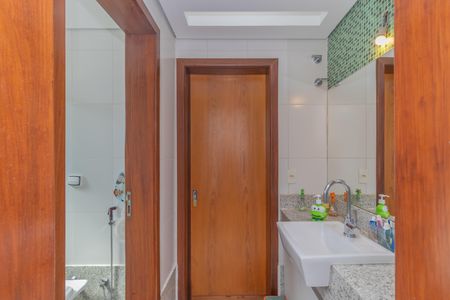 Apartamento à venda com 201m², 4 quartos e 3 vagas Apartamento à venda com 201m², 4 quartos e 3 vagasSuíte 2 Banheiro