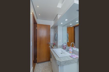 Apartamento à venda com 201m², 4 quartos e 3 vagas Apartamento à venda com 201m², 4 quartos e 3 vagasSuíte 3 Banheiro