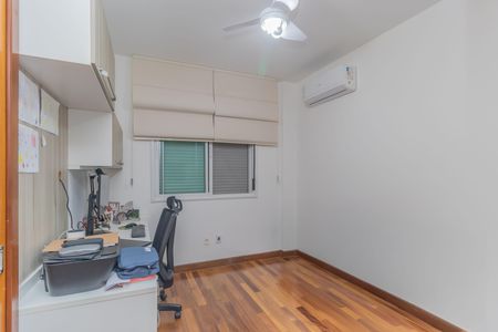Apartamento à venda com 201m², 4 quartos e 3 vagas Apartamento à venda com 201m², 4 quartos e 3 vagasSuíte 2