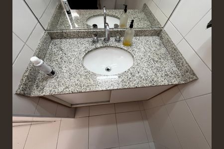 Apartamento à venda com 100m², 3 quartos e 2 vagasBanheiro da Suíte