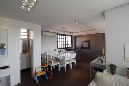 Apartamento à venda com 151m², 2 quartos e 2 vagasCopa