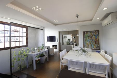 Apartamento à venda com 151m², 2 quartos e 2 vagasCopa