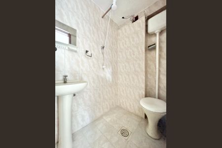 Casa à venda com 166m², 3 quartos e 2 vagas Casa à venda com 166m², 3 quartos e 2 vagasBanheiro 2