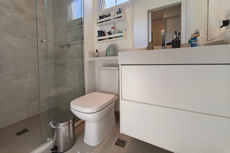 Apartamento à venda com 72m², 2 quartos e 2 vagasBanheiro da Suíte