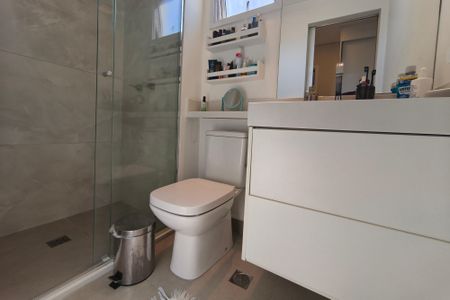 Apartamento à venda com 72m², 2 quartos e 2 vagasBanheiro da Suíte