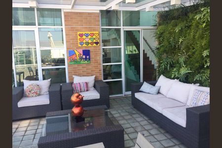 Apartamento à venda com 218m², 4 quartos e 4 vagas