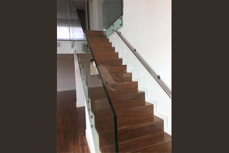 Apartamento à venda com 218m², 4 quartos e 4 vagas