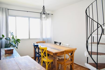 Apartamento à venda com 114m², 2 quartos e 2 vagasSala
