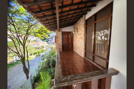 Casa à venda com 723m², 5 quartos e 6 vagas