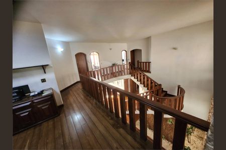 Casa à venda com 723m², 5 quartos e 6 vagas