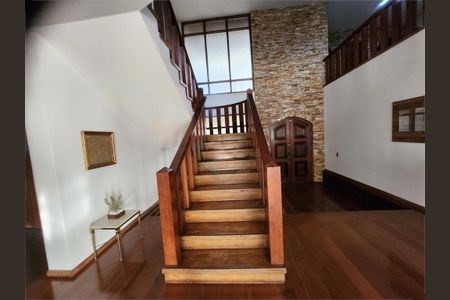 Casa à venda com 723m², 5 quartos e 6 vagas