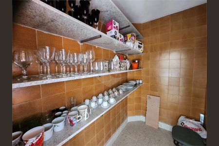 Casa à venda com 723m², 5 quartos e 6 vagas