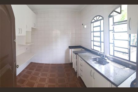 Casa à venda com 250m², 3 quartos e 2 vagas