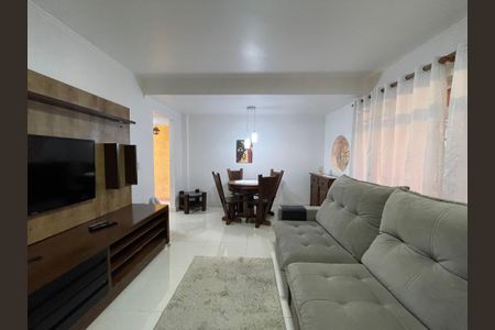 Casa à venda com 250m², 3 quartos e 2 vagasSala