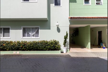 Casa de condomínio à venda com 83m², 3 quartos e 1 vaga Casa de condomínio à venda com 83m², 3 quartos e 1 vagaFachada da Casa