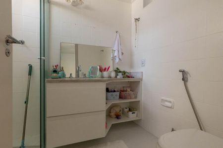 Apartamento para alugar com 210m², 4 quartos e 3 vagas Apartamento para alugar com 210m², 4 quartos e 3 vagasBanheiro da Suíte 2