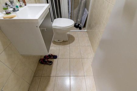 Apartamento para alugar com 210m², 4 quartos e 3 vagas Apartamento para alugar com 210m², 4 quartos e 3 vagasBanheiro de Serviço