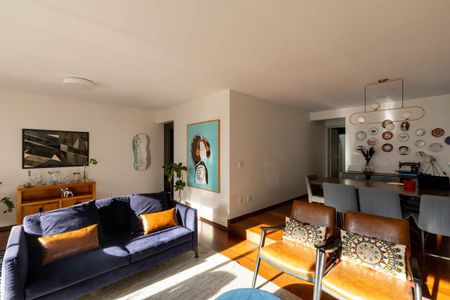 Apartamento para alugar com 210m², 4 quartos e 3 vagas Apartamento para alugar com 210m², 4 quartos e 3 vagasSala