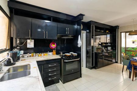 Apartamento para alugar com 210m², 4 quartos e 3 vagas Apartamento para alugar com 210m², 4 quartos e 3 vagasCozinha