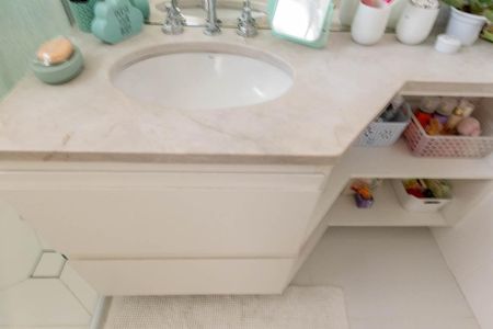 Apartamento para alugar com 210m², 4 quartos e 3 vagas Apartamento para alugar com 210m², 4 quartos e 3 vagasBanheiro da Suíte 2