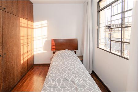 Quarto 1 de apartamento para alugar com 3 quartos, 100m² em Alto Barroca, Belo Horizonte