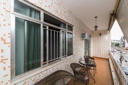 Apartamento à venda com 90m², 2 quartos e 1 vaga Apartamento à venda com 90m², 2 quartos e 1 vagaVaranda da Sala