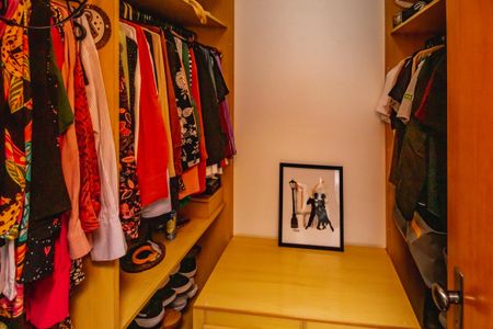 Apartamento à venda com 106m², 3 quartos e 2 vagasCloset da suíte 