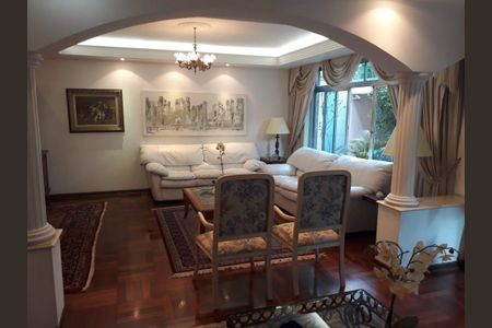 Casa à venda com 5 quartos, 480m² em Campo Belo, São Paulo