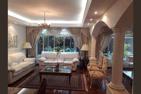 Casa à venda com 5 quartos, 480m² em Campo Belo, São Paulo