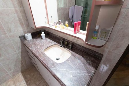 Casa à venda com 309m², 3 quartos e 4 vagas Casa à venda com 309m², 3 quartos e 4 vagasBanheiro Social