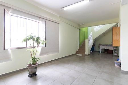 Casa à venda com 309m², 3 quartos e 4 vagas Casa à venda com 309m², 3 quartos e 4 vagasHall da Garagem