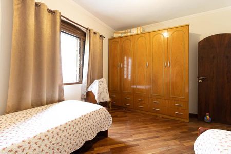 Casa à venda com 309m², 3 quartos e 4 vagas Casa à venda com 309m², 3 quartos e 4 vagasQuarto