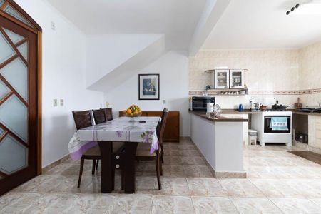 Casa à venda com 309m², 3 quartos e 4 vagas Casa à venda com 309m², 3 quartos e 4 vagasCozinha